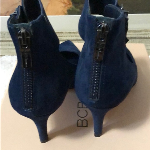 BCBG pumps - Picture 4 of 8